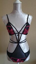 Private Collection by Hunkemöller Zwart Roze Kanten Body - M, Kleding | Dames, Ondergoed en Lingerie, Hunkemöller, Ophalen of Verzenden