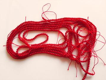Koraal kraal rood rond circa 2.3-3.4 mm beschikbaar voor biedingen