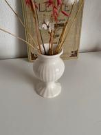 Royal Delft / De Porceleyne Fles vaas – wit porselein, Huis en Inrichting, Woonaccessoires | Vazen, Wit, Aardewerk of Porselein