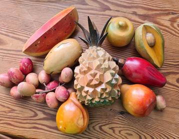 Bijna antiek HOUTEN FRUIT ca.1950 fruitschaal Houtsnijwerk  beschikbaar voor biedingen