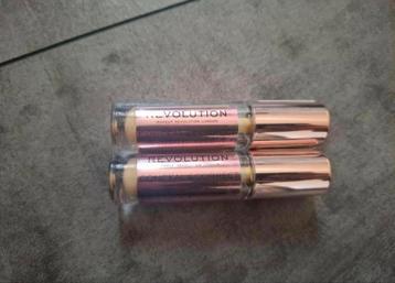 Revolution Conceal & Define Full Coverage Concealer (298) beschikbaar voor biedingen
