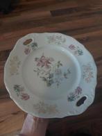 Een oude Bord, Diameter-26cm, Antiek en Kunst, Antiek | Servies los, Ophalen of Verzenden