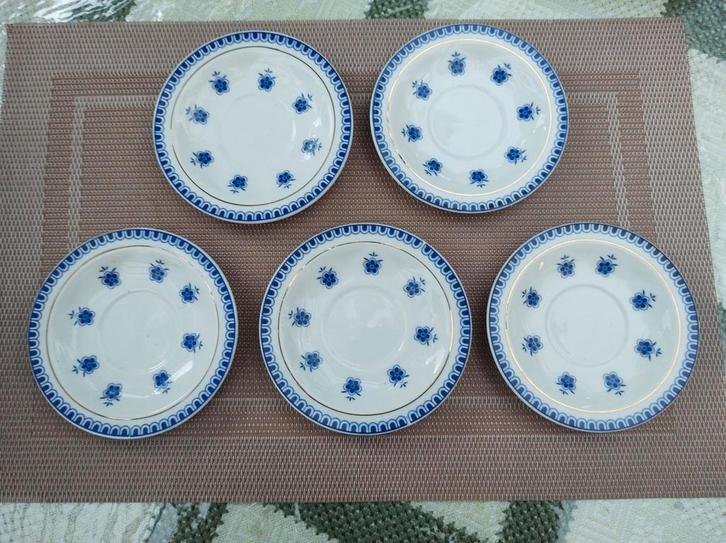 6 mooie kleine bordjes of schoteltjes. Merk: Artfil. Romania, Antiek en Kunst, Antiek | Keramiek en Aardewerk, Ophalen of Verzenden