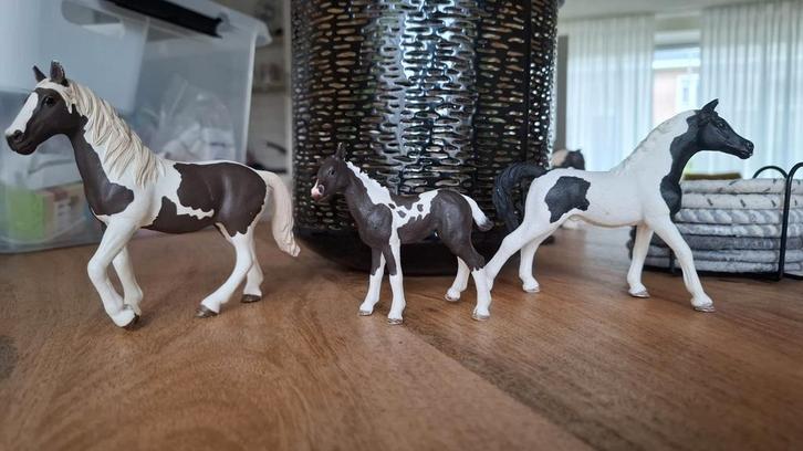 Schleich set met zeldzamere exemplaren, Verzamelen, Dierenverzamelingen, Zo goed als nieuw, Beeldje of Figuurtje, Paard, Ophalen
