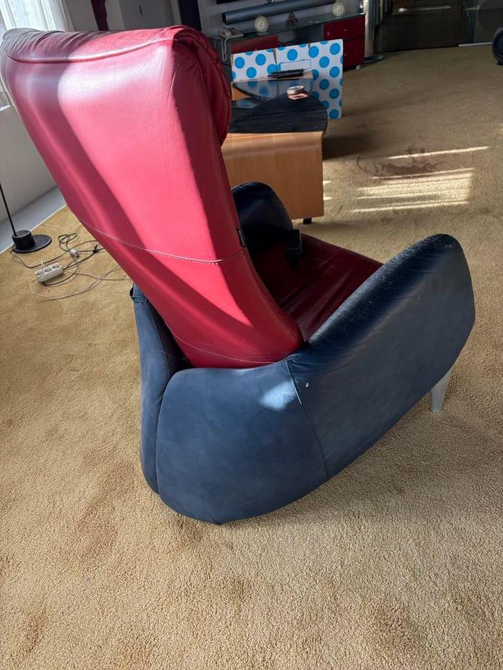 Elektrische relaxstoel leer - donkerrood/blauw merk SKALMA, Huis en Inrichting, Fauteuils, Gebruikt, Leer, 75 tot 100 cm, Ophalen