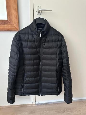 Nieuwe Hugo Boss jas beschikbaar voor biedingen