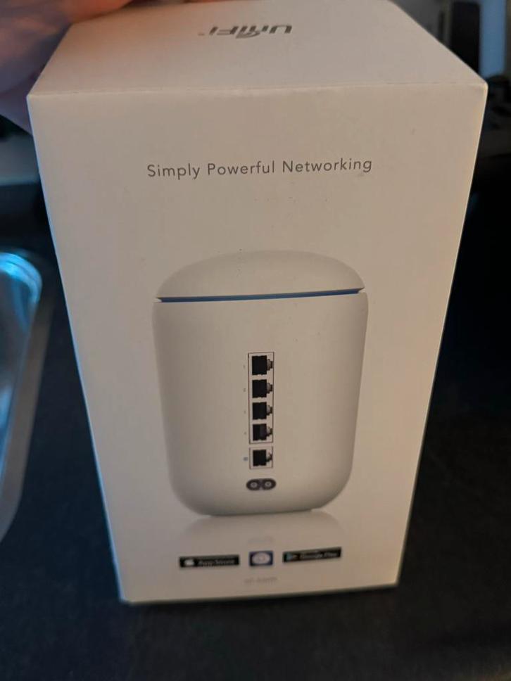 UniFi Dream Machine - Krachtige Router, Computers en Software, Routers en Modems, Gebruikt, Router met modem, Ophalen of Verzenden
