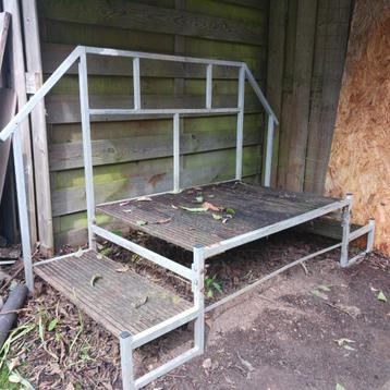 chalettrap trapeze trap te koop. in prima staat beschikbaar voor biedingen