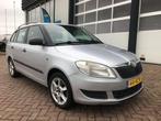 Skoda fabia 1.2 12v ambition 2010, Auto's, Skoda, Voorwielaandrijving, 1198 cc, Handgeschakeld, Grijs