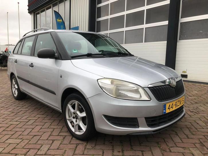 Skoda fabia 1.2 12v ambition 2010, Auto's, Skoda, Bedrijf, Fabia, ABS, Airbags, Airconditioning, Boordcomputer, Centrale vergrendeling