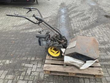 2-wielige tuintractor met cyclomaaier beschikbaar voor biedingen