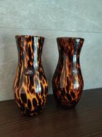 2 glazen vazen leopard/ cheetah, Nieuw, Ophalen of Verzenden