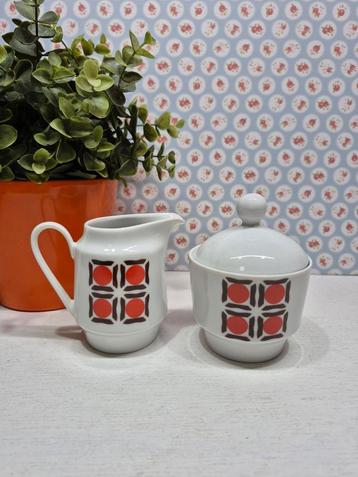Vintage porseleinen roomstel  beschikbaar voor biedingen