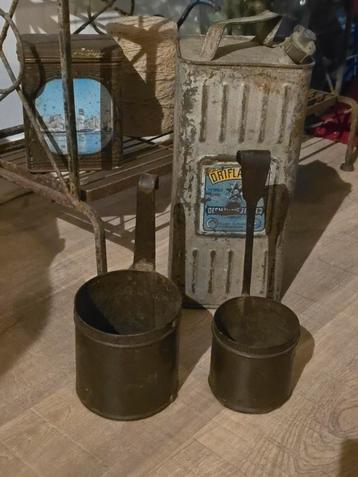 Set van 2 antieke Franse industriële Maatbekers 1L & 1/2 L beschikbaar voor biedingen