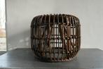 Stevige grote rotan poef donker bruin, Huis en Inrichting, Banken | Voetenbanken en Poefen, Ophalen, Minder dan 50 cm, Rond, Zo goed als nieuw