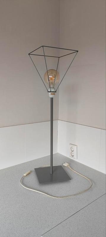 Lamp 77 cm beschikbaar voor biedingen