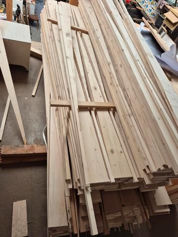 Vuren brandhout/knutselhout 300 stuks  beschikbaar voor biedingen