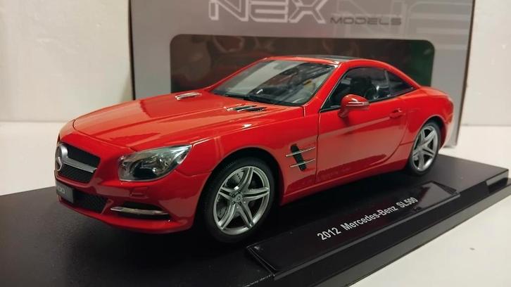 Mercedes Benz SL hard top 500 rood 2012 Welly metal 1:18 KRD, Hobby en Vrije tijd, Modelauto's | 1:18, Zo goed als nieuw, Auto