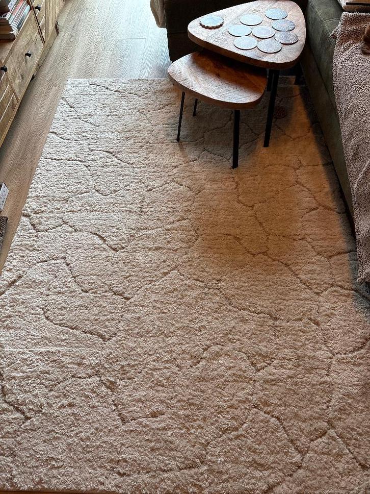 Vloerkleed beige 140x200cm Volero (almost new), Huis en Inrichting, Stoffering | Tapijten en Kleden, Nieuw, 100 tot 150 cm, 200 cm of meer