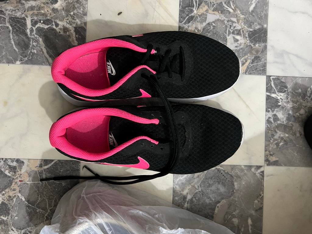 Nike Sneakers - Zwart/Roze - Maat 38, Kleding | Dames, Ophalen of Verzenden, Zo goed als nieuw, Zwart, Sneakers of Gympen