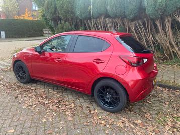 Mazda 2 — 1.5 66KW — 5DRS — 2015 Rood beschikbaar voor biedingen