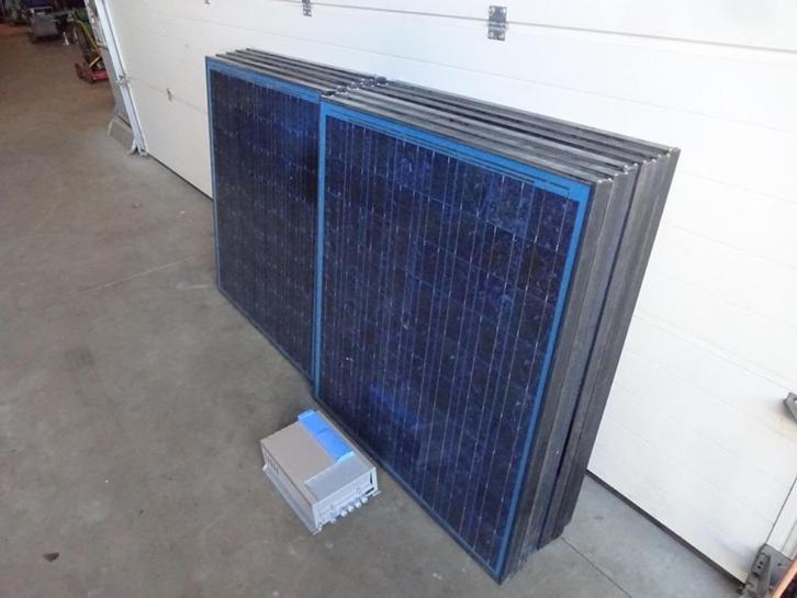 Zonnepanelen 11x met omvormer, Doe-het-zelf en Verbouw, Elektra en Kabels, Gebruikt, Overige typen, Ophalen