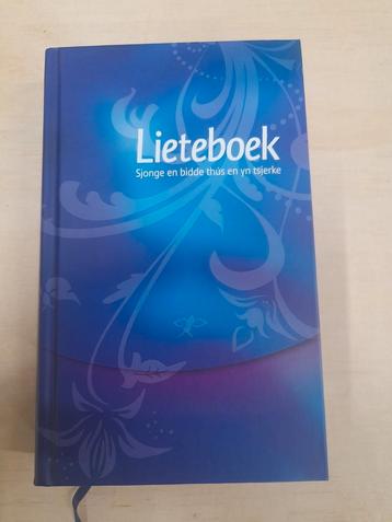 Lieteboek Sjonge en bidde thús en yn tsjerke beschikbaar voor biedingen