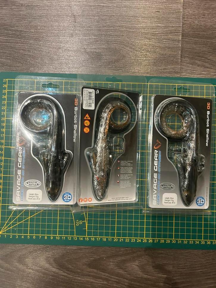 Savage gear 3D burbot shallow.  Met ratel. 25cm/70g, Watersport en Boten, Hengelsport | Roofvissen, Nieuw, Werphengel, Ophalen of Verzenden