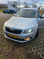 Skoda Octavia 1.2 TSI 77KW Comdi DSG 2015 Grijs, Auto's, Skoda, 4 cilinders, Origineel Nederlands, 630 kg, Particulier