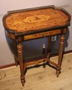 Antiek tafeltje met intarsia inlegwerk, Ophalen