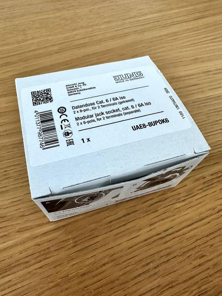 Universele data wandcontactdoos + JUNG afdekking LS990, Doe-het-zelf en Verbouw, Elektra en Kabels, Nieuw, Overige typen, Ophalen of Verzenden