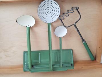 Resedagroen lepelrek met 3 lepels en stamper. beschikbaar voor biedingen
