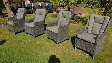 Mooie set van 4 wicker tuinstoelen  beschikbaar voor biedingen