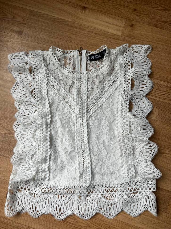 Wit kanten topje Guts&Gusto S/M, Kleding | Dames, Tops, Gedragen, Maat 36 (S), Wit, Zonder mouw, Ophalen of Verzenden