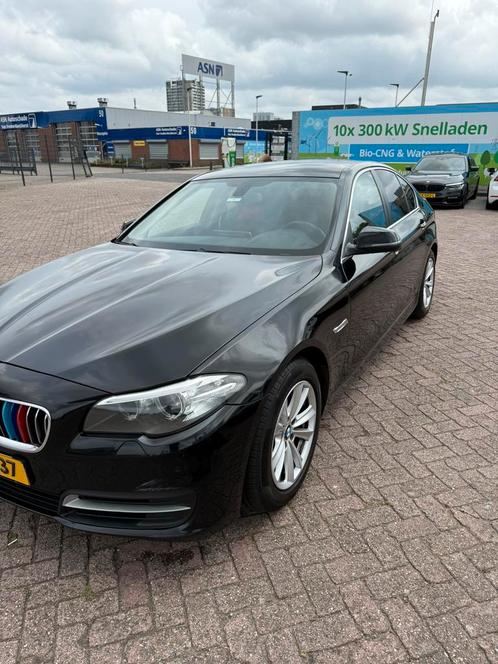 BMW 5-Serie 2.0 520I AUT 184 PK Sedan 2015 Zwart, Auto's, BMW, Particulier, 5-Serie, Benzine, B, Sedan, Automaat, Origineel Nederlands