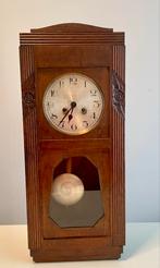 Oude antieke wandklok met slinger, Antiek en Kunst, Antiek | Klokken, Ophalen of Verzenden