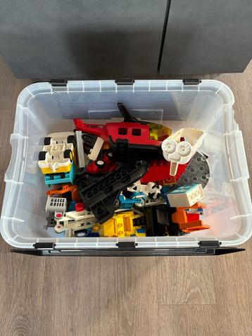 Bak vol met Duplo beschikbaar voor biedingen