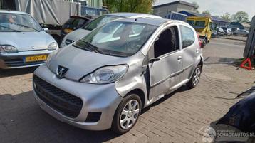 Peugeot 107 2012 1.012v 1KRFE ZIlver KTB onderdelen beschikbaar voor biedingen