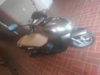 Te Koop Peugeot KIsbee 2012 snor scooter ! (Nieuw), Fietsen en Brommers, Ophalen of Verzenden, Zo goed als nieuw, Benzine, Overige merken
