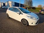 Ford Fiësta 1.25 60KW 5DR 2013 Wit, Auto's, Ford, Voorwielaandrijving, Euro 5, Wit, Handgeschakeld