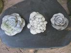 3 betonnen tuinbeelden 2 bloemen en 1 fruit fraai mooi, Ophalen of Verzenden, Zo goed als nieuw, Overige typen