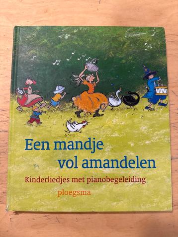 Kinderliedjes voor Piano - Een mandje vol amandelen beschikbaar voor biedingen
