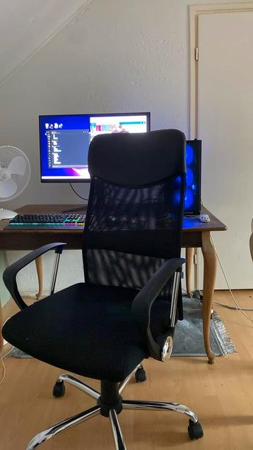 Ergonomische bureau stoel / gaming stoel beschikbaar voor biedingen