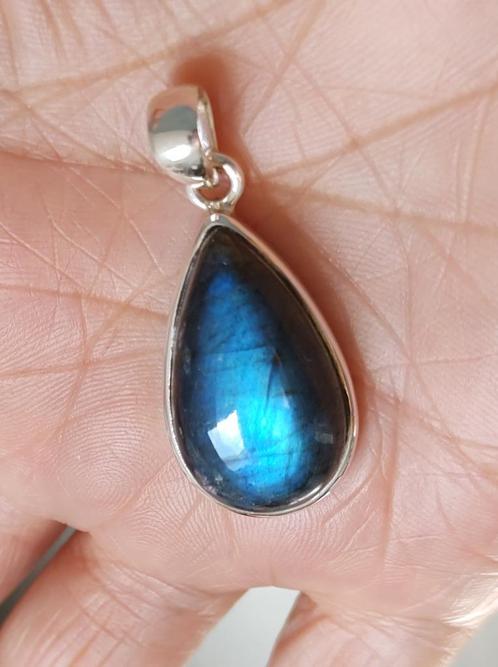 Zilveren hanger met natuurlijke Labradoriet steen zilver 925, Sieraden, Tassen en Uiterlijk, Kettinghangers, Nieuw, Zilver, Blauw