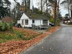 Vrijstaand stenen vakantiehuis op 210m2 eigen grond te koop!, In bos, Recreatiepark, Gelderland en Veluwe, 1 slaapkamer