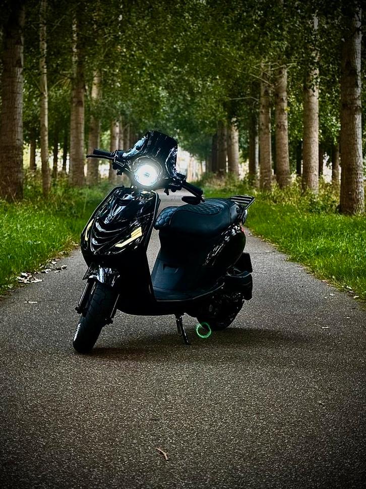 Piaggio zip 50cc ook Teruil, Fietsen en Brommers, Scooters | Piaggio, Zo goed als nieuw, Zip, Ophalen of Verzenden