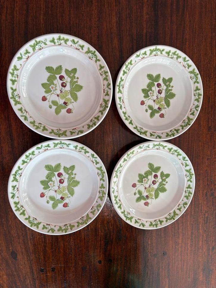 Portmeirion Summer Strawberries Gebaksbordjes (4), Huis en Inrichting, Keuken | Servies, Zo goed als nieuw, Bord(en), Overige stijlen