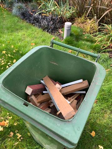 Gietijzeren Tuinkachel + Hout beschikbaar voor biedingen