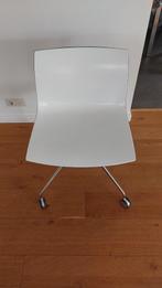 4 Witte Stoelen met Zwarte Achterkant, Huis en Inrichting, Stoelen, Ophalen