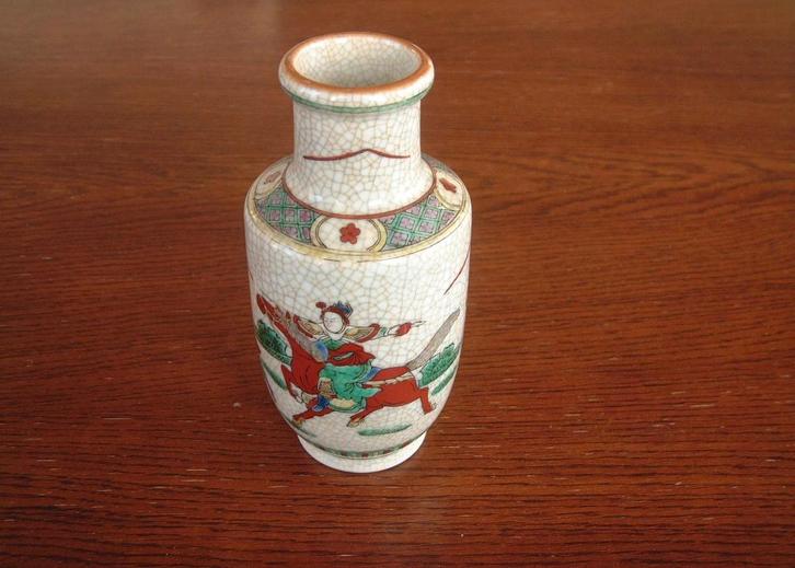 gave oude chinees of japanse vaas met krijgers, Huis en Inrichting, Woonaccessoires | Vazen, Zo goed als nieuw, Overige kleuren